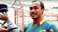 Mantan bek Persebaya Surabaya, Mat Halil. (Bola.com/Aditya Wany)