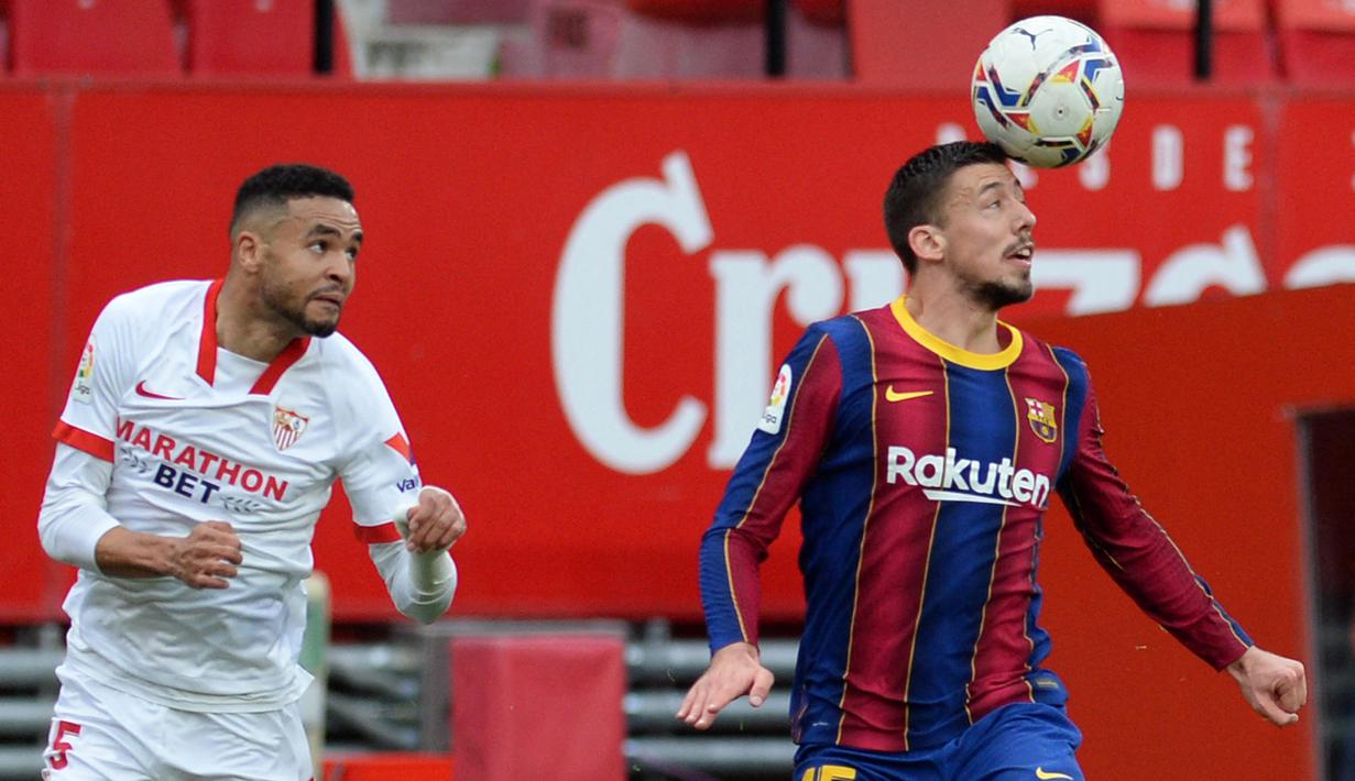 Clement Lenglet. Bek tengah Prancis berusia 27 tahun ini didatangkan Barcelona dari Sevilla pada awal musim 2018/2019 dengan nilai transfer 35,9 juta euro atau kini setara Rp547 miliar. Pada bursa transfer musim panas 2022/2023 ia sepakat untuk dipinjamkan selama 1 musim bersama Tottenham Hotspur. Bersama Barcelona ia total telah tampil dalam 158 laga di semua ajang dengan torehan 7 gol dan 3 assist. Sementara bersama Timnas Prancis ia telah mengoleksi 15 caps dengan torehan 1 gol sejak melakukan debut pada 11 Juni 2019. (AFP/Cristina Quicler)