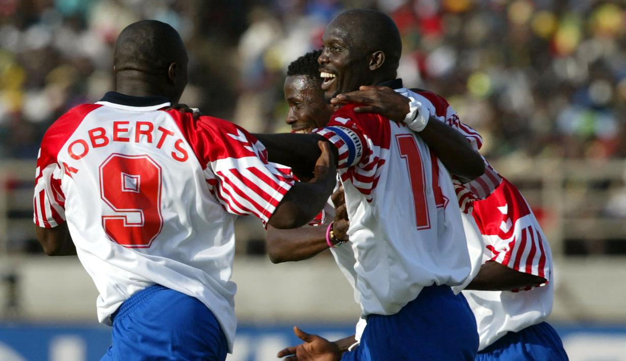 Bersama Timnas Liberia, ia belum sekalipun meraih gelar Piala Afrika. Liberia hanya dua kali dibawanya ke Piala Afrika, dan keduanya kandas di fase grup. Bersama Timnas Liberia, ia total mencetak 22 gol dan menjadi top skor sepanjang masa Timnas Liberia. (AFP/Franck Fife)