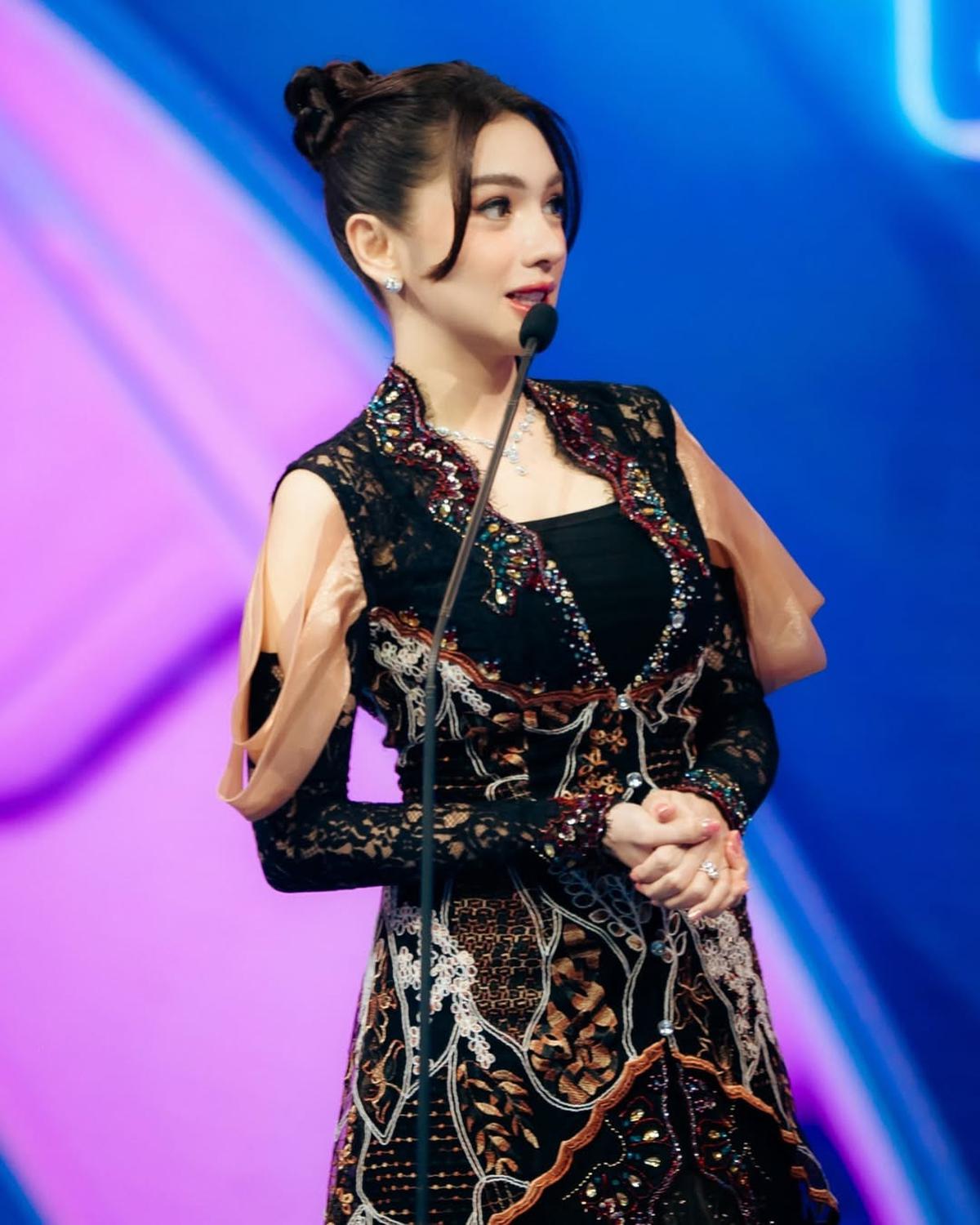 Potret Cantik Angel Karamoy di Indonesian Music Awards 2024, Pesona Bidadari Tak Bisa Bohong