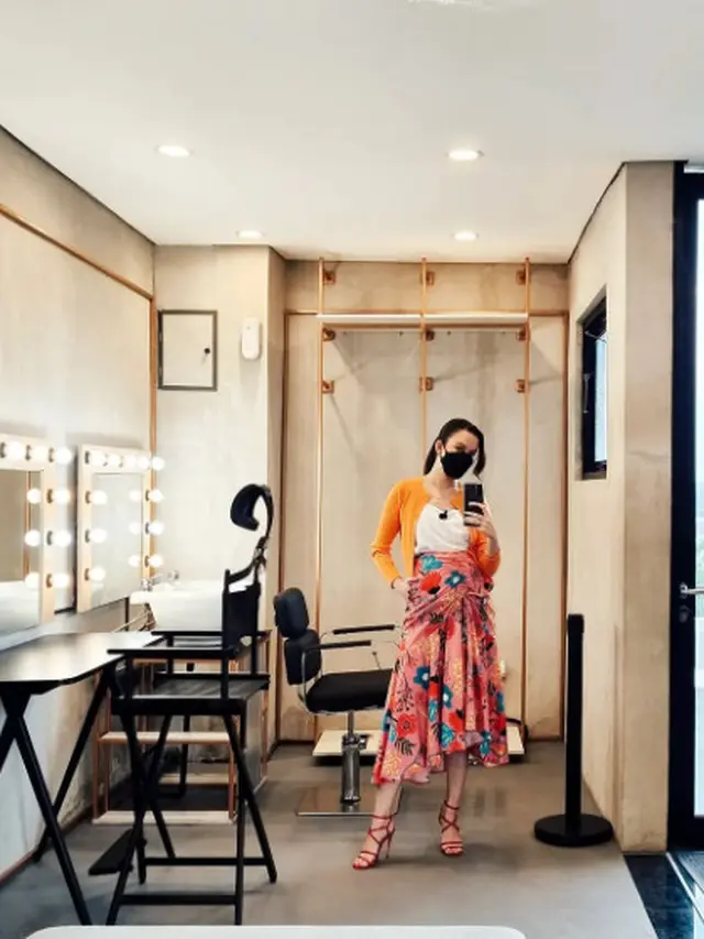 6 Potret Karina Nadila Pamer Baby Bump di Kehamilan Pertama, Gayanya Stylish
