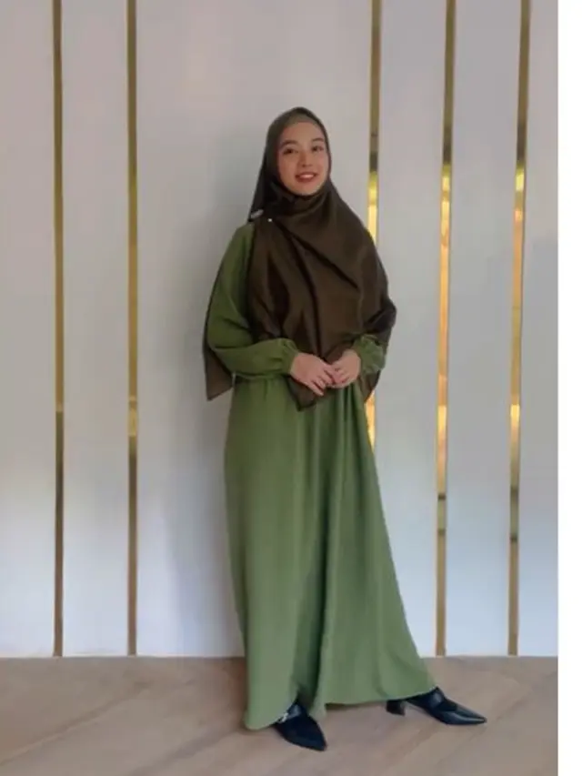 Mualaf Sejak 2018, Ini 6 Potret Lindswell Kwok yang Makin Memesona