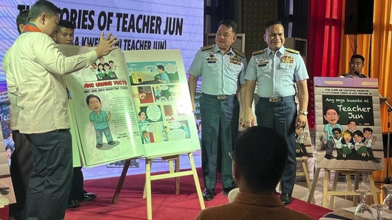 Pejabat Filipina pada Jumat (24/1/2025), di Manila, meluncurkan komik berjudul "The Stories of Teacher Jun" yang membahas sengketa teritorial Laut China Selatan yang kompleks dengan istilah yang sederhana.