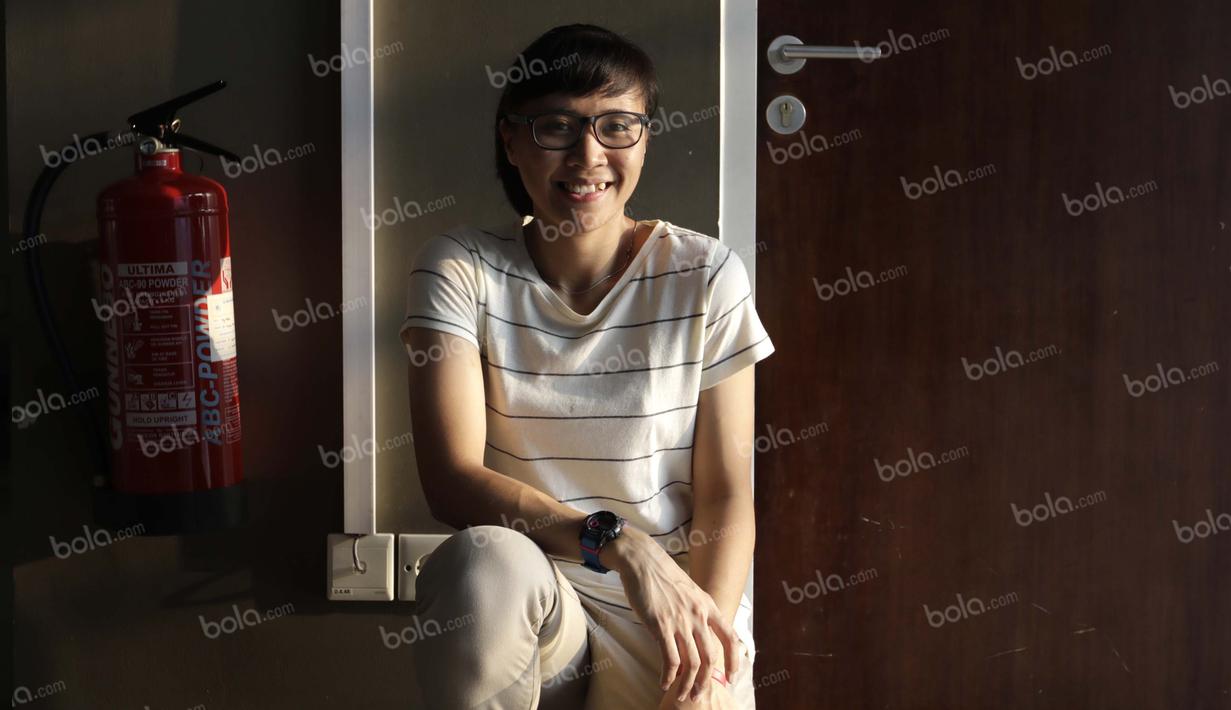 Citra Adisti adalah kiper utama tim futsal Jaya Kencana Angels (JK Angels) saat menjuarai Piala AFF Futsal 2016 kategori klub futsal wanita. (Bola.com/Arief Bagus)