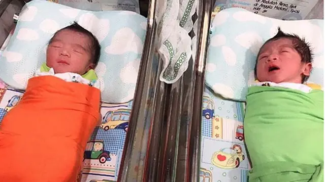 [Bintang] Ustaz Solmed dan April Jasmine