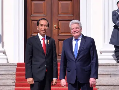Presiden Joko Widodo (Jokowi) bertemu dengan Presiden Jerman Joachim Gauck di Kantor Presiden Republik Federal Jerman, Senin (18/4). Kedatangan Jokowi untuk membahas kerjasama perdagangan, investasi dan pendidikan vokasional. (Biro Pers Setpres)