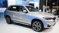 Konsumsi BBM BMW X5 plug-in hibrida mencapai 36,4 km/l.