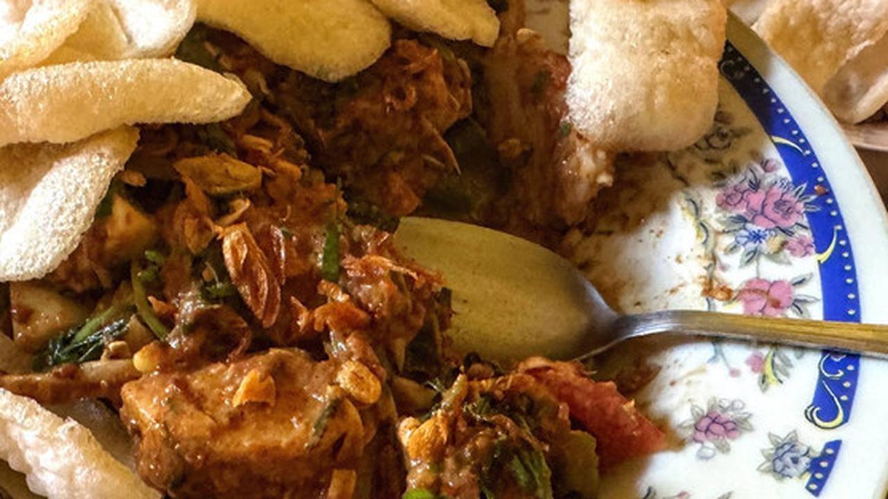 10 Rekomendasi Tempat Makan Lotek Enak di Jogja 2025, Suasana Khas dengan Harga Terjangkau