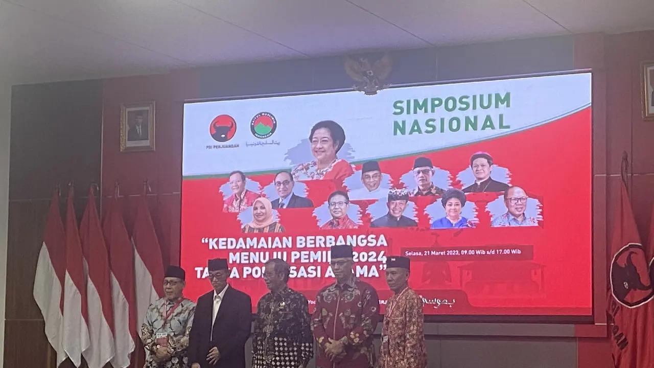 Menko Polhukam Mahfud Md di acara Simposium Nasional bertema Kedamaian Berbangsa Menuju Pemilu 2024 Tanpa Politisasi Agama di Sekolah Partai PDIP. (Ditto)
