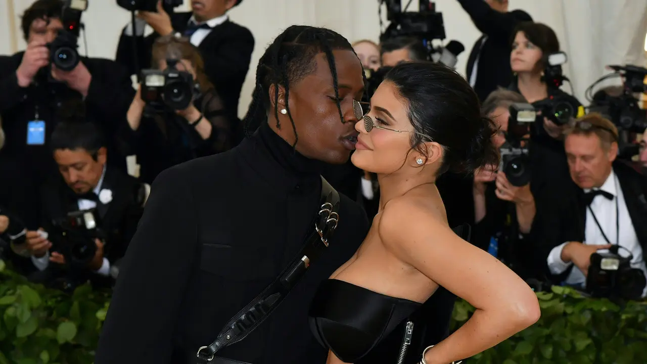 [Bintang] Kylie Jenner dan Travis Scott