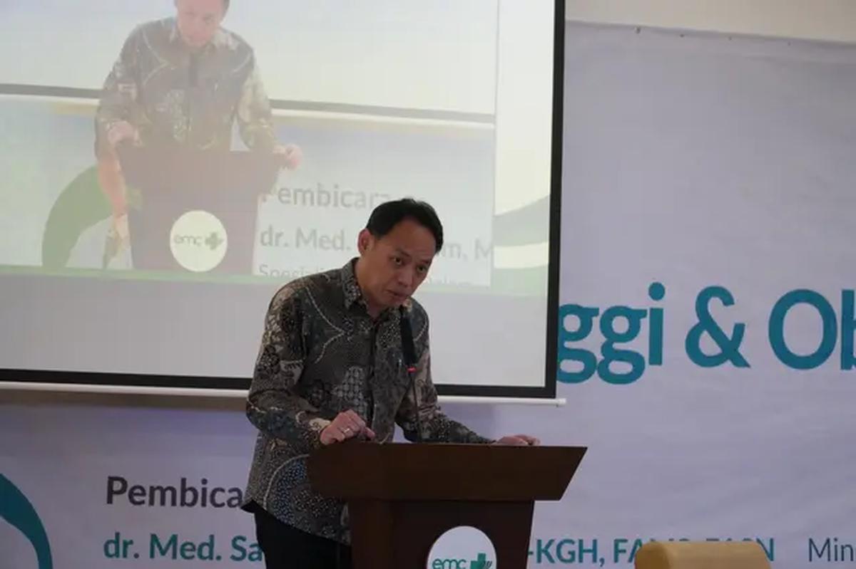 Di kesempatan itu hadir juga Hospital Director RS EMC Grha Kedoya, dr. Henry Andrean, MHS (HA)., MARS., FISQua yang memberikan sambutan.