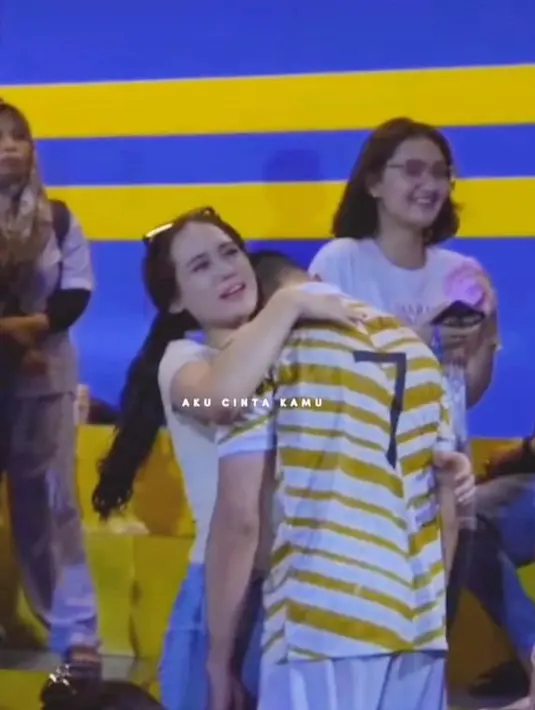 <p>Sebelumnya Laura Moane enggan menyebut jika ia dan Al Ghazali adalah sepasang kekasih. Pasalnya ia ingin mempunyai privacy. [Foto: instagram.com/al.laura.official]</p>