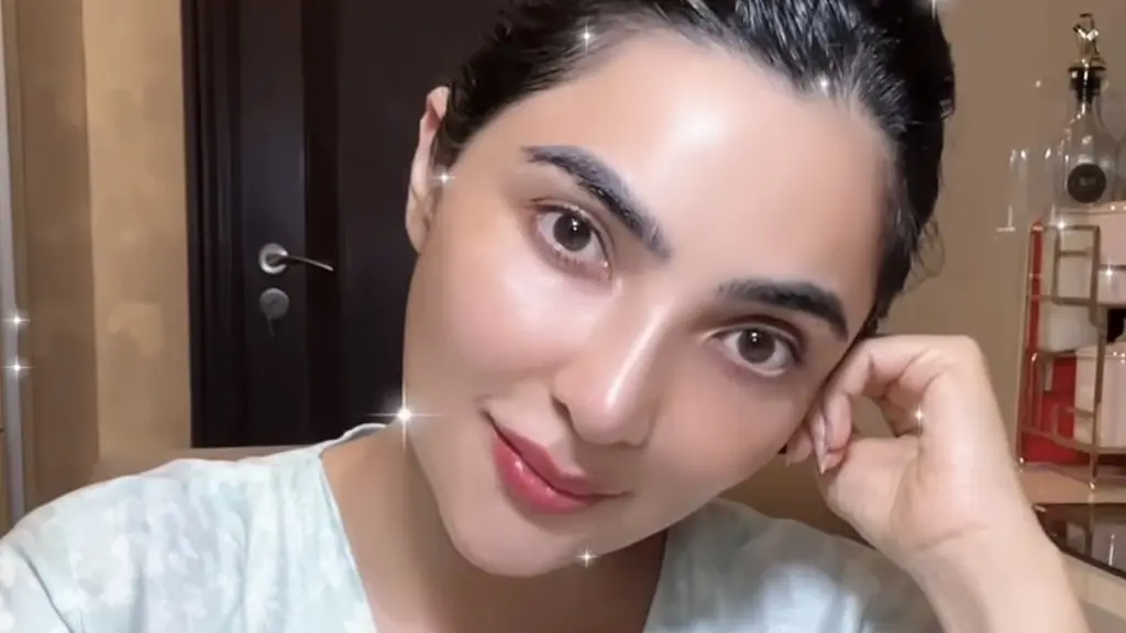 Rahasia Glowing Ashanty di Usia 42 Tahun. [@ashanty_ash]