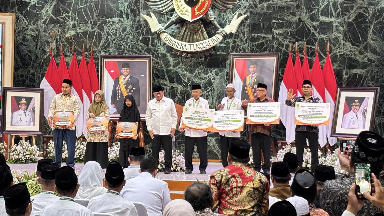 Pramono Berangkatkan 48 Orang Umrah, Mayoritas Marbot Masjid