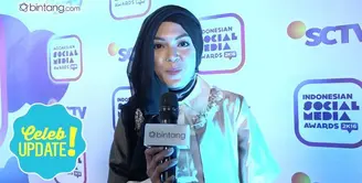 Rizma Uldiandari mendapatkan kesempatan untuk tampil di acara Indonesian Social Media Awards (ISMA) 2K16. Berlenggak-lenggok di atas panggung, bagaimana perasaan Rizma?