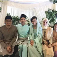 Laudya Cynthia Bella ditemani Engku Emran menghadiri pertunangan sang sahabat (Foto: Instagram)