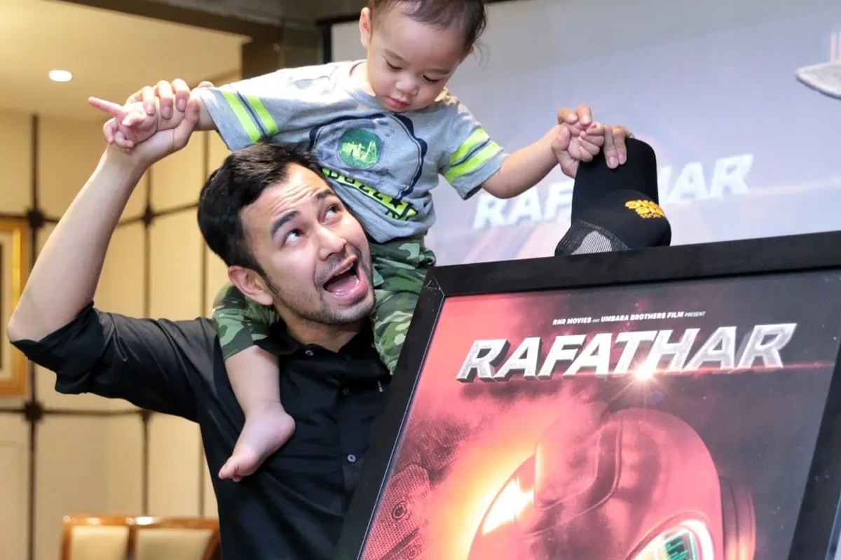 [Bintang] Raffi Ahmad dan Gigi Serta Rafathar