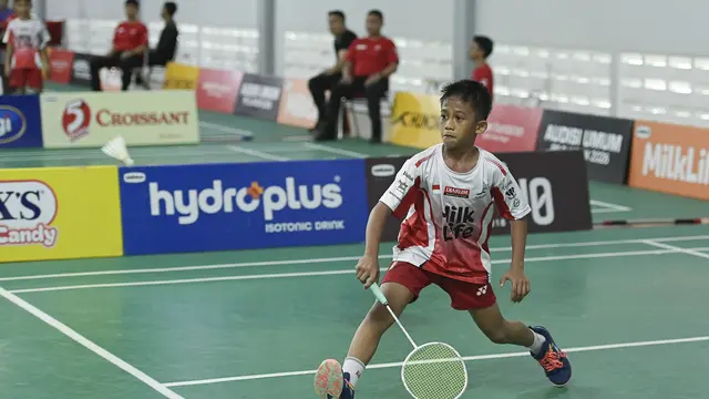 Salah satu peserta Audisi Umum PB Djarum 2026 beraksi di Makassar