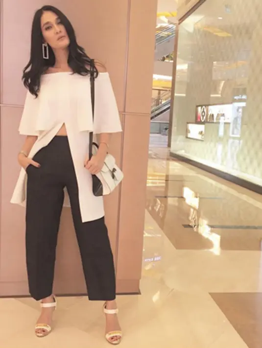 Luna Maya. (via instagram/@lunamaya)