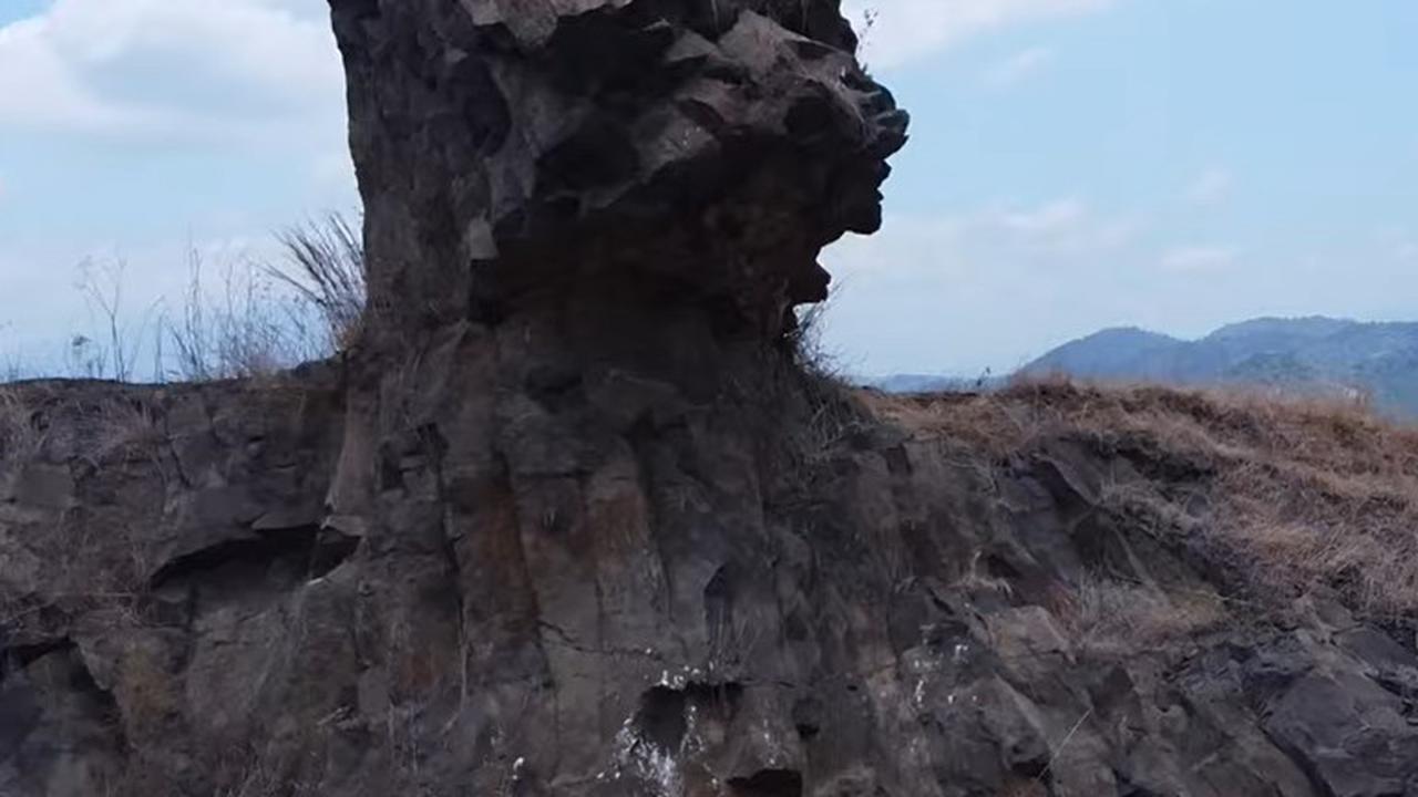 Batu Kipas di Gunung Julang Sumedang