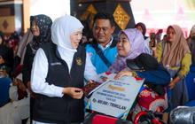 Gubernur Khofifah Salurkan Bantuan Sosial Jawa Timur Rp8,35 Miliar, Perkuat Ekonomi Tuban