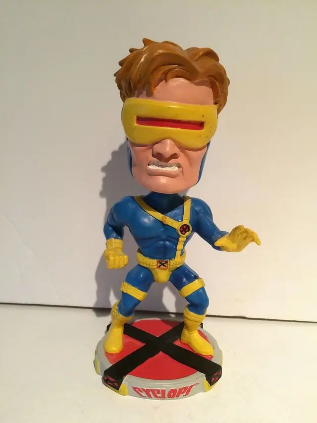 7 Bentuk Action Figure Pahlawan Super yang Nyeleneh Ini Bikin Tepuk Jidat