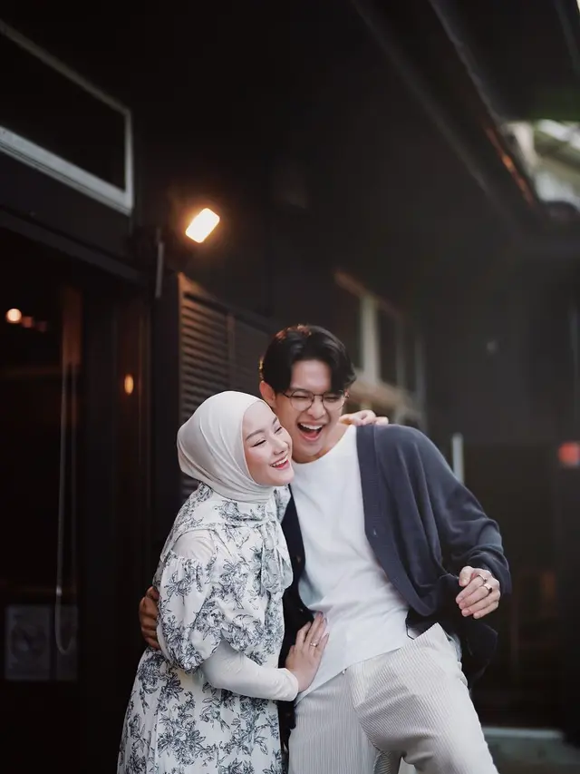 Bak ABG Pacaran, Ini 7 Potret Mesra Dinda Hauw dan Rey MBayang Liburan di Jepang