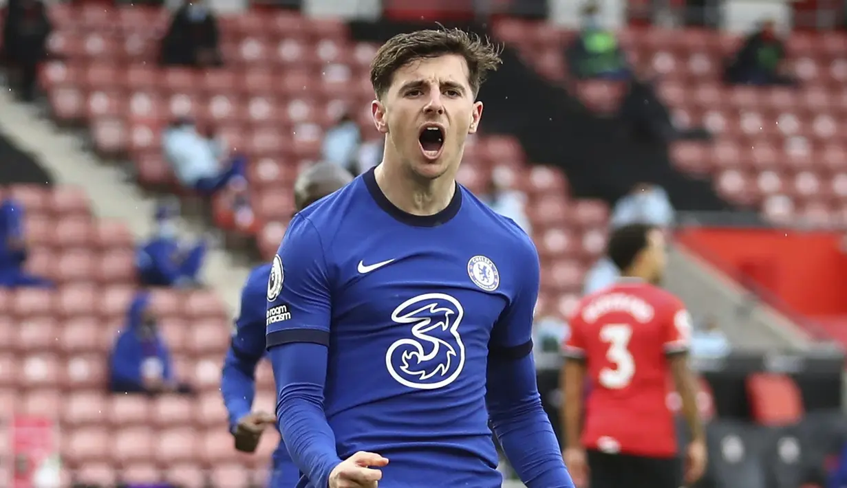 Gelandang Chelsea, Mason Mount melakukan selebrasi usai mencetak gol penyeimbang 1-1 ke gawang Southampton dalam laga lanjutan Liga Inggris 2020/21 pekan ke-25 di St. Mary's Stadium, Southampton, Sabtu (20/2/2021). Chelsea bermain imbang 1-1 dengan Southampton. (AP/Michael Steele/Pool)