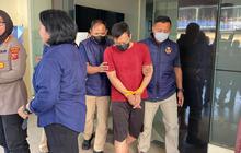 Helm Dipakai Taufik Aniaya Yuvita Jadi Barang Bukti Diserahkan ke Jaksa