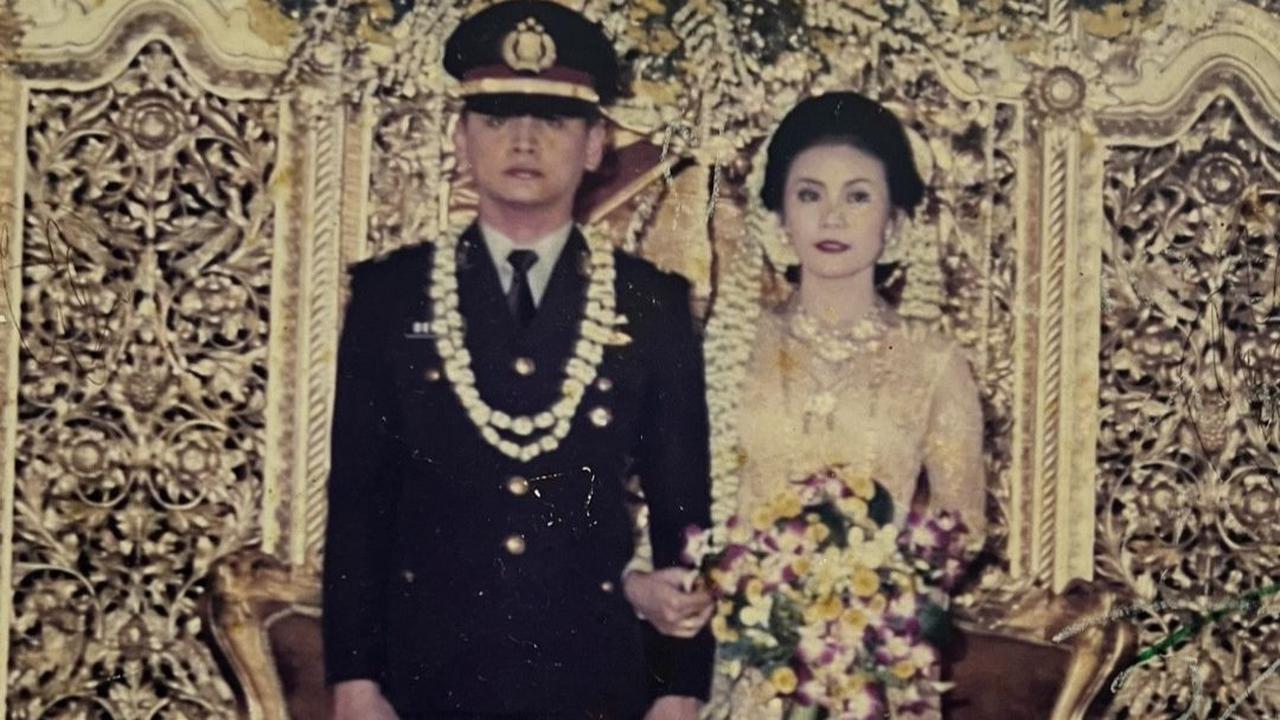 Menurut informasi, Brigjen Deni dan Rina Oktriana menikah pada 6 Juli 2000 dan saat ini sudah masuk pada tahun ke-23 usia pernikahan mereka.