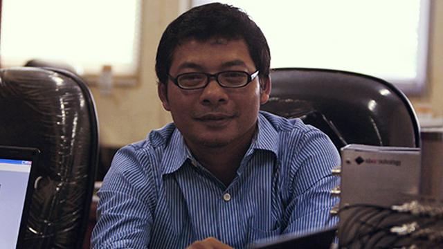 Habibie Beri Award Pencipta Rompi Antikanker
