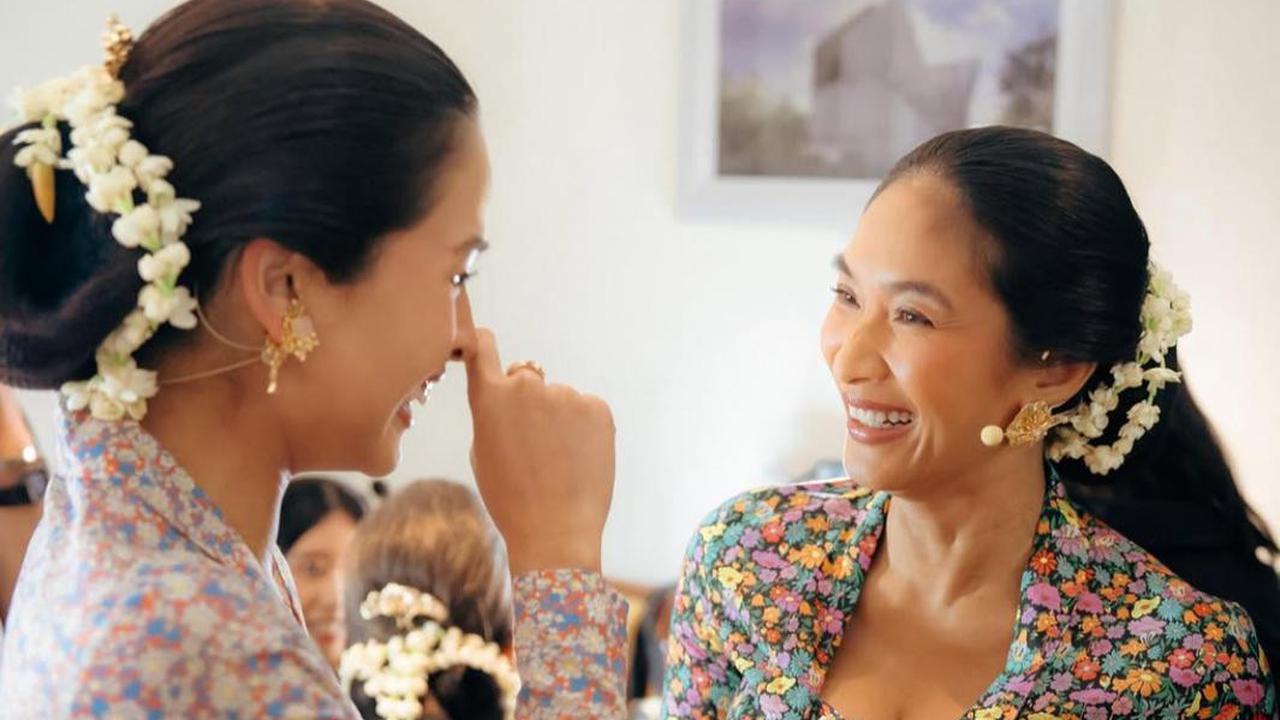 5 Potret Maudy Ayunda di Hari Kartini, Menghidupkan Semangat Kartini dengan Kebaya