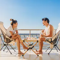 Survei Menarik: 77% Perempuan dan 68% Pria Indonesia Siap Pindah ke Luar Negeri demi Cinta./Copyright depositphotos.com/sevendeman