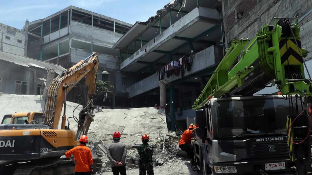 Update Ponpes Roboh: Pembersihan Puing Memasuki Tahap Akhir, Pencarian Korban Tinggal 10 Orang
