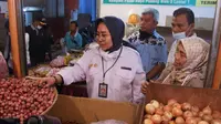 Direktur Pembiayaan Pertanian Ditjen PSP Kementan, Indah Megahwati saat kunjungan ke Sumatera Barat.