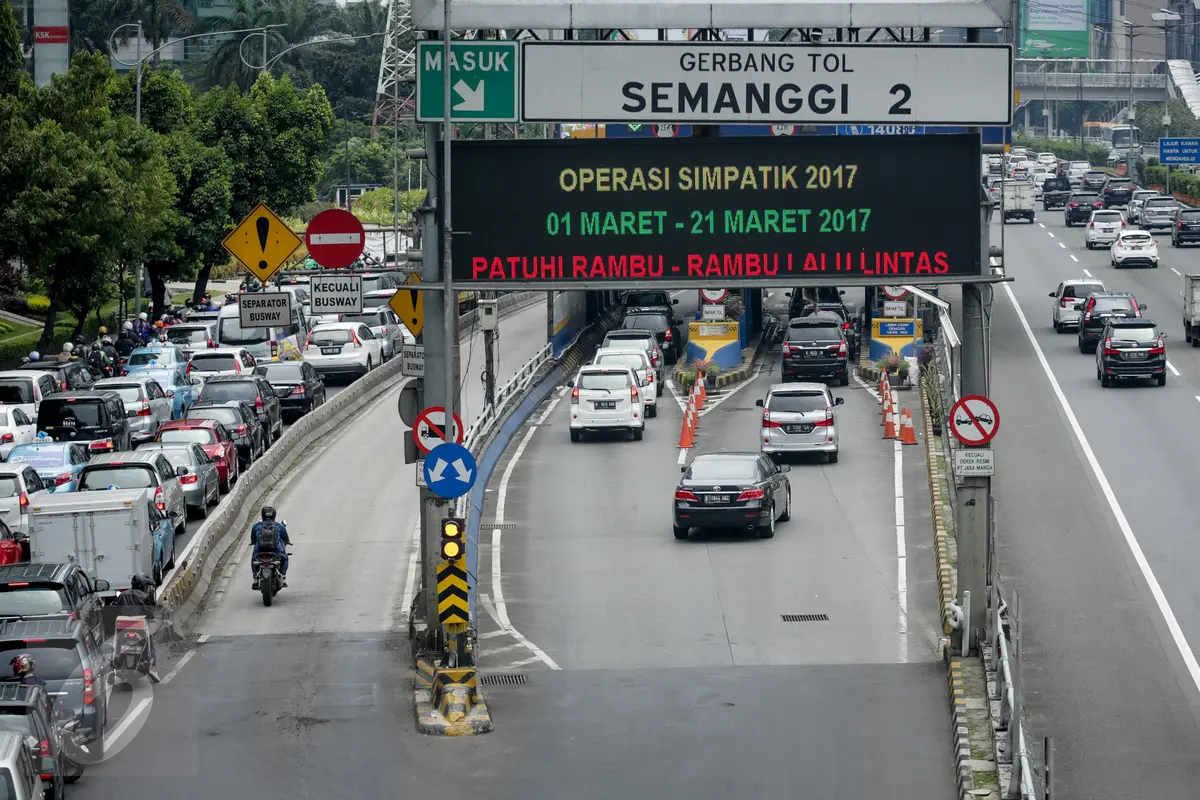 Bayar Tol Tak Bisa Pakai Uang Tunai Mulai Tahun Ini
