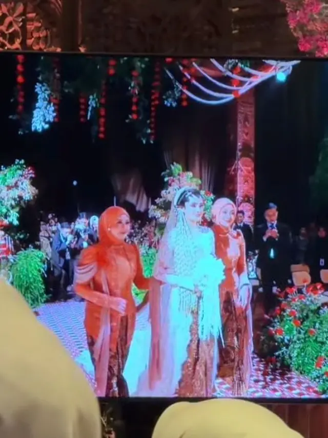 Pesona Duo Bestie Kesha Ratuliu & Margin Wieheerm, Anggun Jadi Pengiring di Akad Syifa Hadju