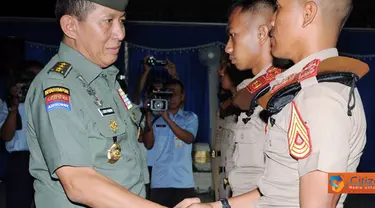 Citizen6, Yogyakarta: Kasum TNI menyampaikan berbagai wejangan kepada Capaja TNI yang akan diambil sumpah dan dilantik menjadi Perwira TNI pada, Kamis (14/7). (Pengirim: Badarudin Bakri)