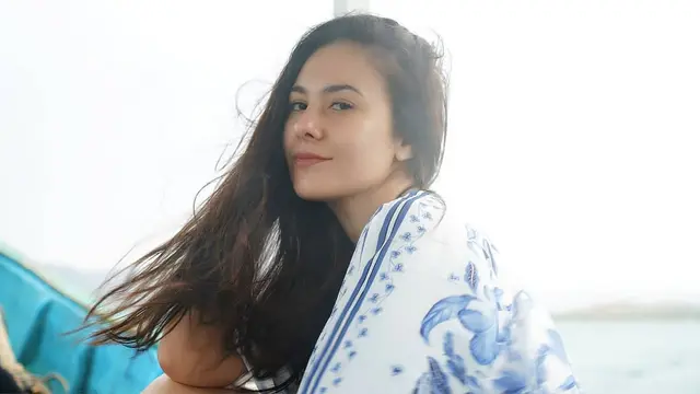 6 Potret Wulan Guritno Tanpa Makeup, Disebut Mirip Anak SMA