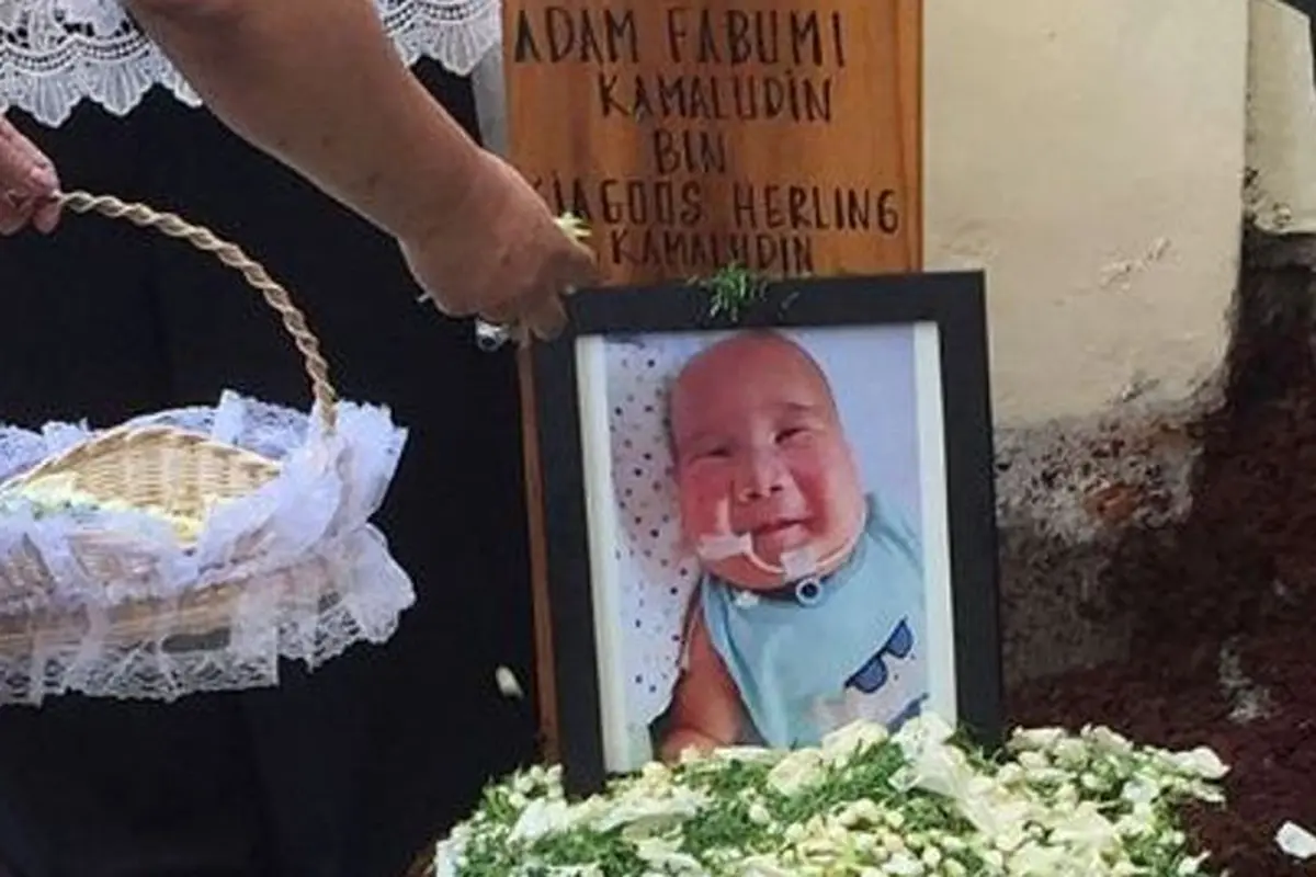 [Bintang] Adam Fabumi Meninggal, Netizen Berduka Lewat #TerimaKasihAdam