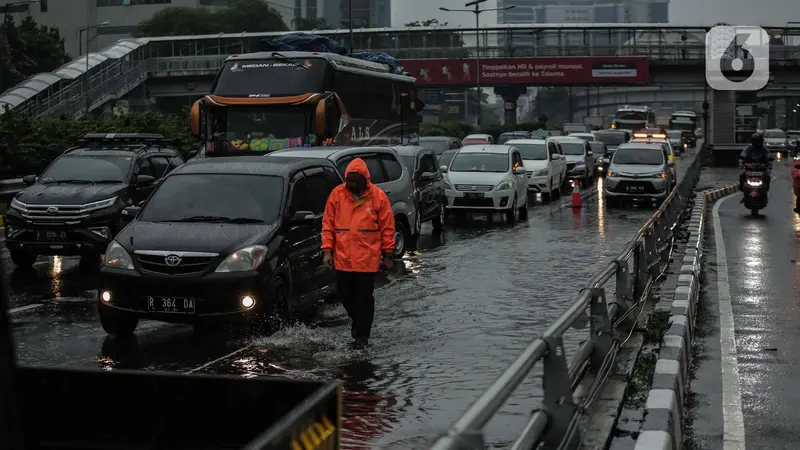 Tol Dalam Kota Tersendat