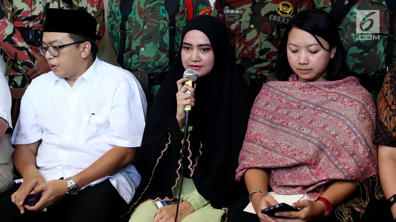 Minta Usut Tuntas Kasus Penyiraman, Istri Novel Baswedan Beri Keterangan Pers 