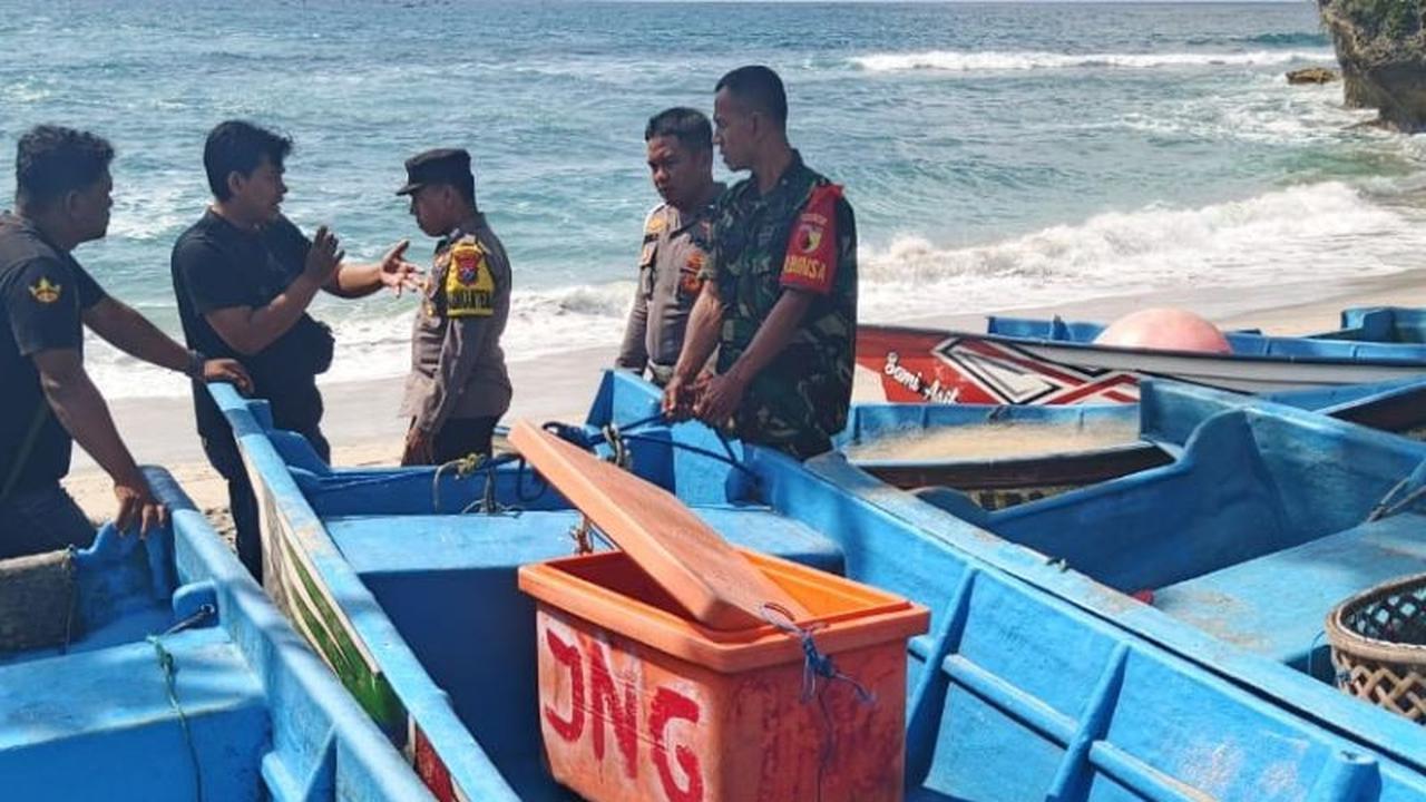 Tragis! Perahu Dihantam Ombak, Satu Nelayan Hilang di Perairan Pacitan
