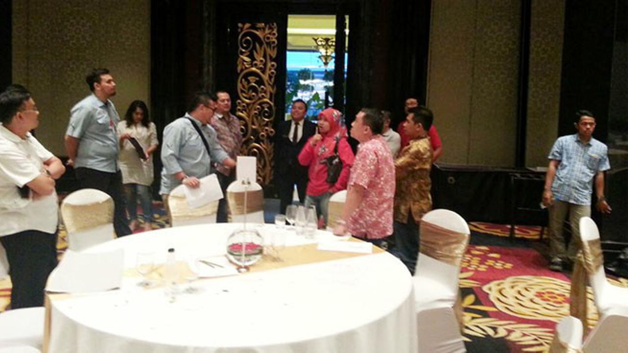 Akses teknologi informasi komunikasi