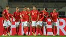 Pemain Swiss merayakan gol yang dicetak Mario Gavranovic ke gawang Jerman pada laga lanjutan UEFA Nations League 2020/2021 di RheinEnergie Stadion, Rabu (14/10/2020). Jerman bermain imbang 3-3 atas Swiss. (AFP/Ina Fassbender)
