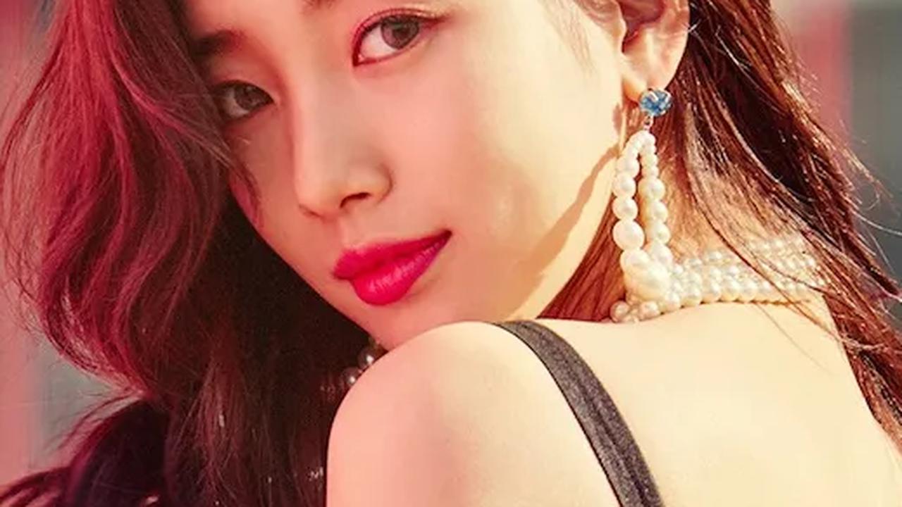 Melalui drama "Doona" dan berbagai proyek mendatang, Suzy terus memperkaya karirnya dan tetap menjadi pusat perhatian di dunia hiburan.