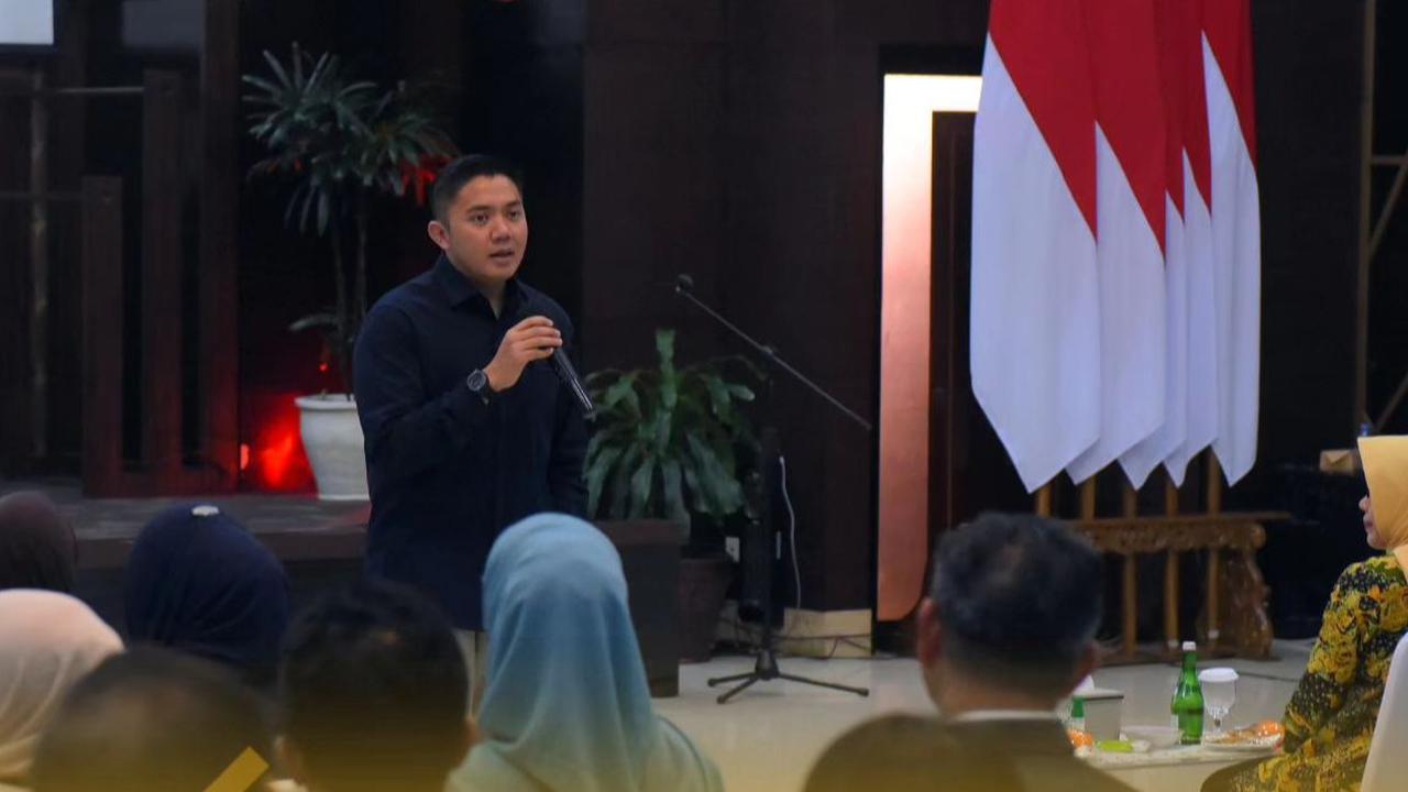 Pertemuan Pertama Mayor Teddy dengan Pegawai Usai Ditunjuk jadi Seskab, Potretnya Ramai jadi Sorotan