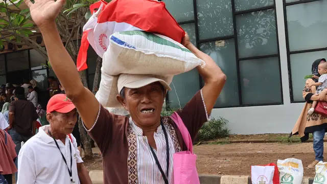 Presiden Tegaskan Bantuan Pangan BULOG Sebagai Solusi Hadapi Kenaikan Harga