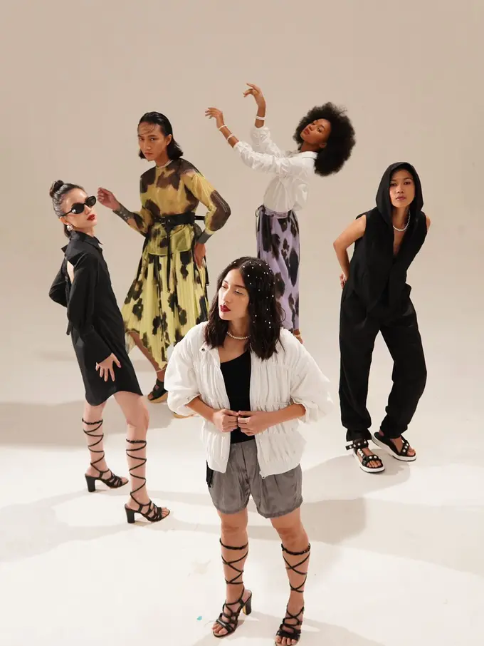 Brand Lokal Kolaborasi Hadirkan Koleksi Terbaru Peleburan Tiga Karakter Berbeda