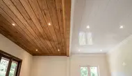 Plafon Kayu atau PVC, Mana yang Lebih Cocok untuk Rumah Tropis?
